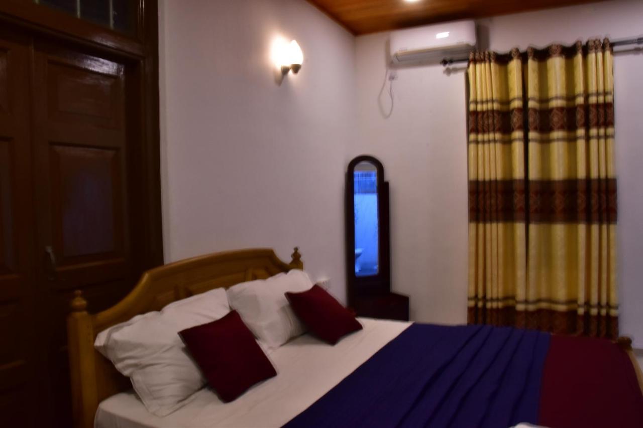 Peninsula Hotel Jaffna Dış mekan fotoğraf